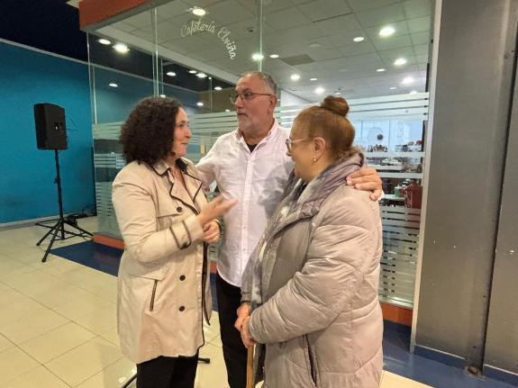 Imaxe da nova:Belén do Campo participa no acendido do Nadal do Mercado de Elviña e na homenaxe a Rosa Otero