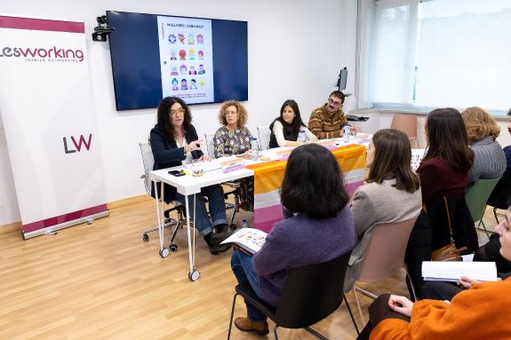 Imagen de la noticia:La Xunta apoya el primer estudio académico de España específico sobre la situación de las mujeres lesbianas en una comunidad...