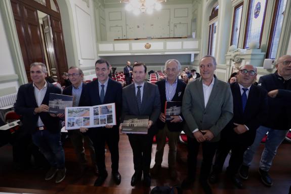 Imaxe da nova:Román Rodríguez destaca a aposta da Xunta para devolver ao Instituto Valle-Inclán o seu esplendor como unha das catedrais educativa...