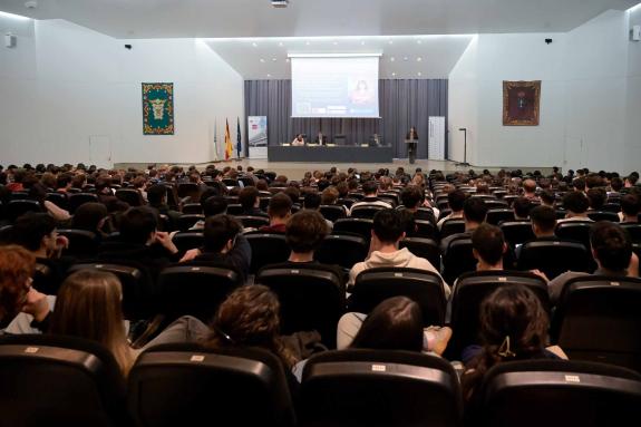 Imagen de la noticia:Lorenzana apela a una triple alianza entre lo público, lo privado y la sociedad para impulsar el modelo energético e industr...