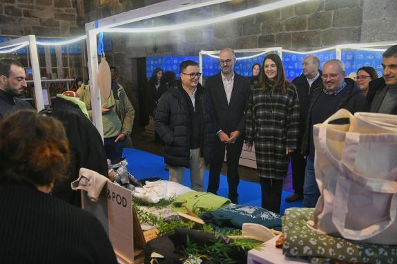 Imaxe da nova:A Xunta inaugura en Ribadavia o mercado ‘Artesanía, Saber e Sabor’ como punto de partida do proxecto de dinamización comercial Vila...