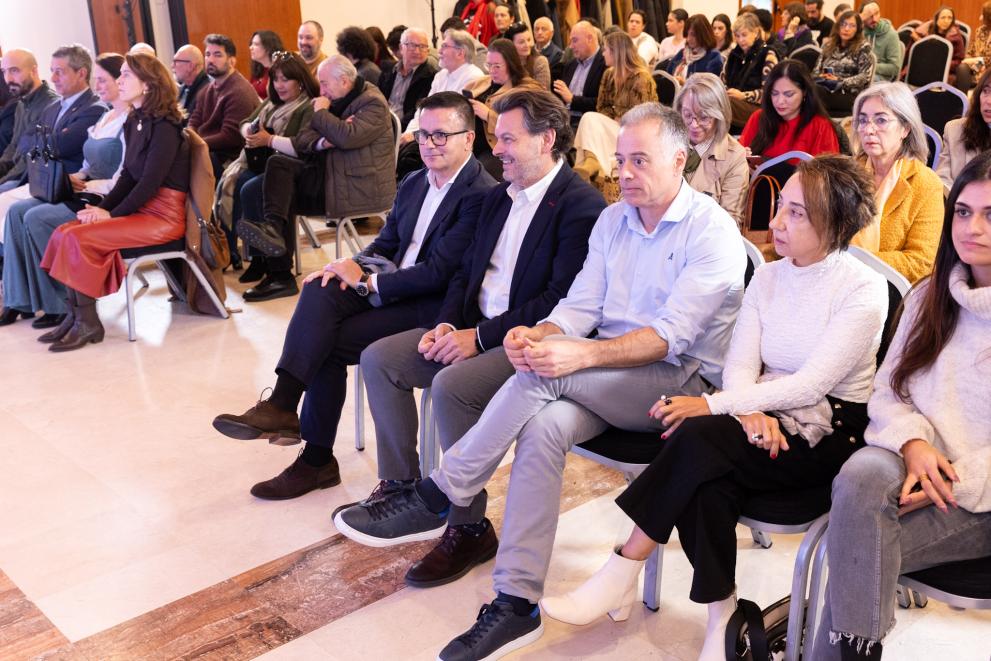 Imaxe 2 de 2 asociada á nova