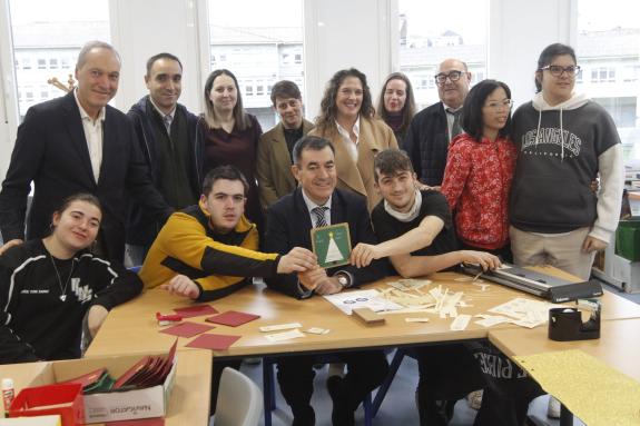 Imagen de la noticia:La Consellería de Educación felicitará la Navidad con una postal del alumnado del Centro de Educación Especial de Vilagarcía...