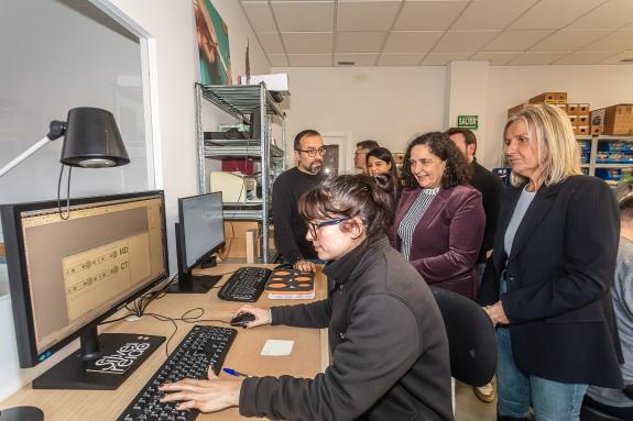 Imagen de la noticia:Belén do Campo destaca en Silvereira Diseño, beneficiario de las ayudas de la Xunta, el compromiso del Gobierno gallego con ...