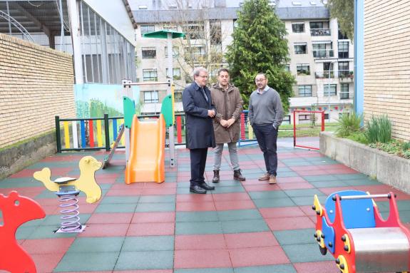 Imaxe da nova:O delegado territorial destaca o apoio da Xunta á rede de bibliotecas escolares na provincia de Ourense a prol do desenvolvemento e...