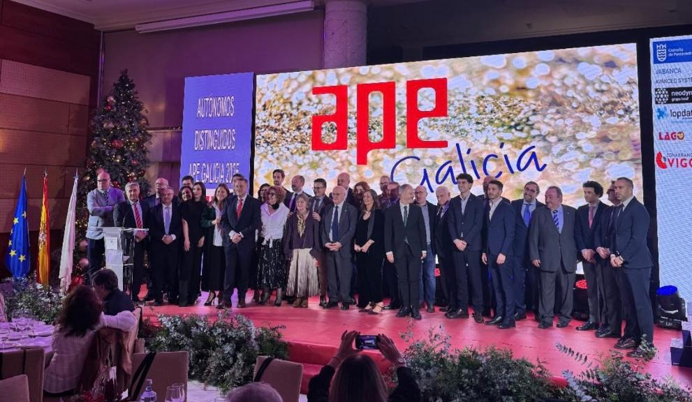 Imaxe 2 de 2 asociada á nova