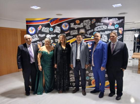 Imagen de la noticia:La Xunta reafirma en Vigo su apoyo a los gallegos retornados de Venezuela y también a los venezolanos que están escogiendo G...