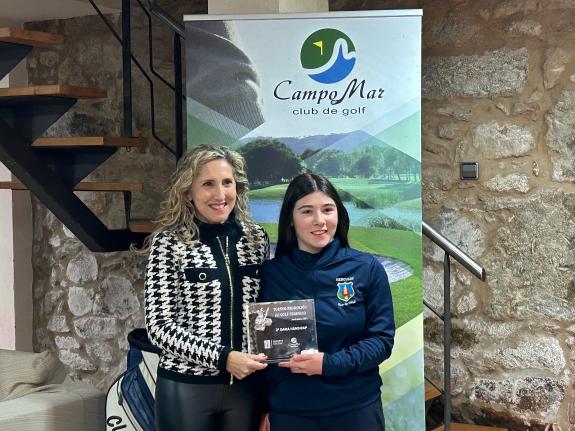 Imagen de la noticia:La delegada de la Xunta en Ferrol participa en la entrega de premios del `Torneo de Promoción del Golf Femenino´ celebrado e...