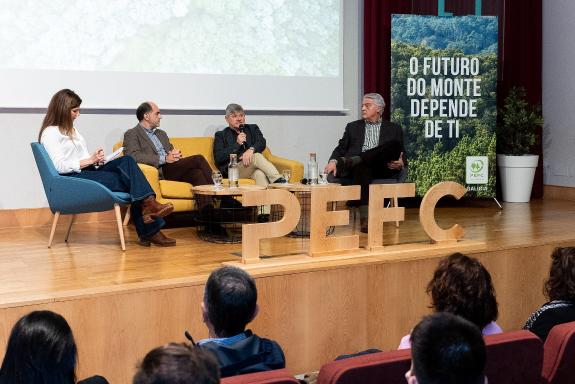 Imagen de la noticia:A Xunta reivindica o labor colectivo da cadea forestal-madeira na xestión responsable do bosque galego