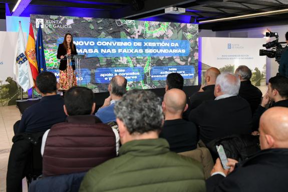 Imaxe da nova:María José Gómez anima aos concellos a adherirse ao convenio de xestión da biomasa nas faixas secundarias para contar co apoio da X...