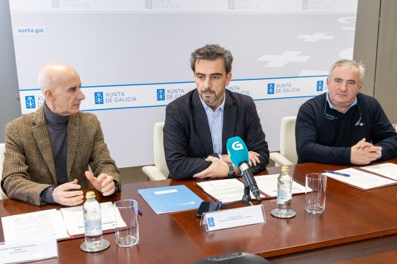 Imagen de la noticia:La Xunta acuerda con el Ayuntamiento de Curtis la creación de un nuevo servicio de interés municipal para mejorar el transpo...