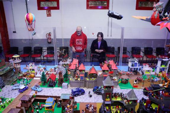 Imaxe da nova:Lorenzana visita o Belén de Playmobil da Fundación Genesal Energy