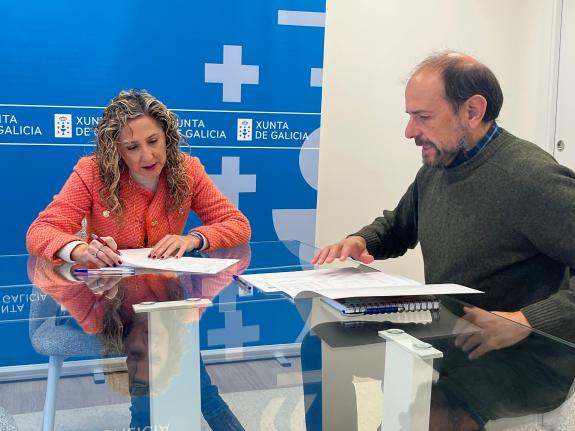 Imaxe da nova:A delegada da Xunta en Ferrol analiza co xerente do GDR Seitura 22 o estado dos proxectos presentados ao abeiro das axudas de desen...