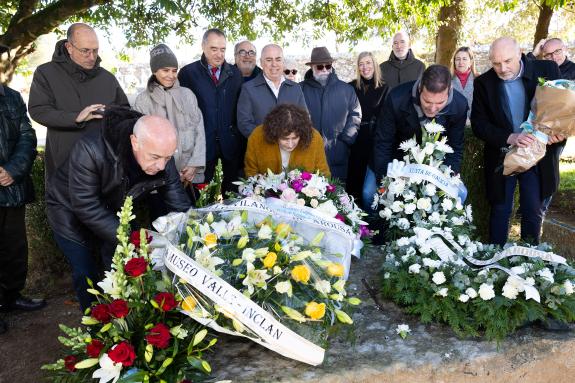 Imaxe da nova:López Campos lembra “a fonda pegada na nosa identidade” de Valle-Inclán e Díaz Pardo no aniversario dos seus pasamentos