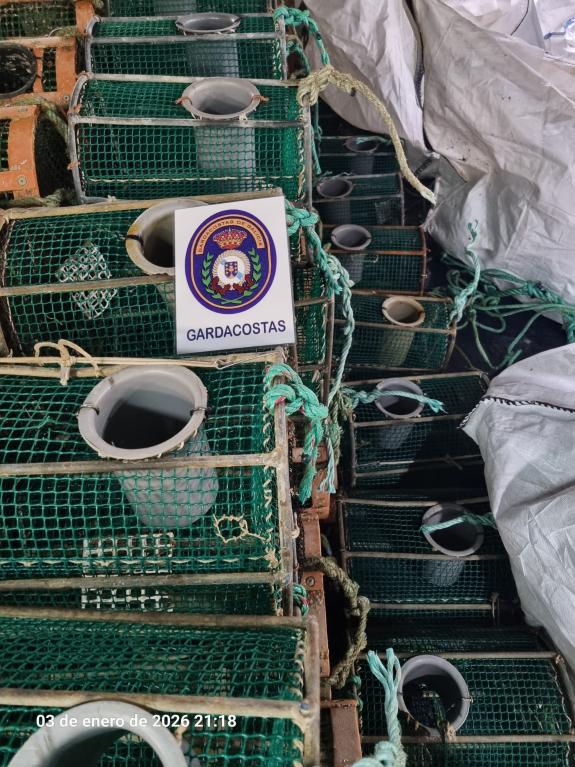 Imaxe da nova:Gardacostas de Galicia realiza en 2025 case 10.000 inspeccións, retira 36.000 aparellos ilegais e incauta máis de 27.000 quilos de ...