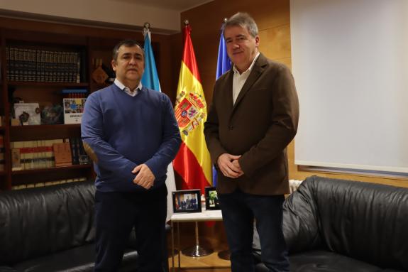 Imaxe da nova:O delegado territorial da Xunta en Ourense reúnese co alcalde de Monterrei para avaliar asuntos de interese municipal
