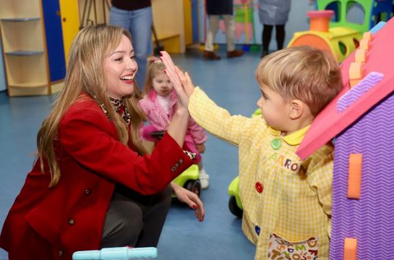 Imaxe da nova:Fabiola García anuncia o investimento de 50.000 euros en actuacións de acondicionamento e mellora da escola infantil municipal de B...