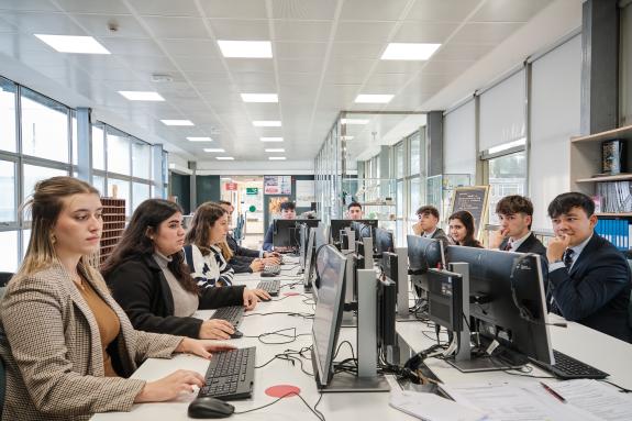 Imagen de la noticia:Turismo de Galicia licita la contratación de un programa de capacitación en competencias digitales para el sector turístico ...