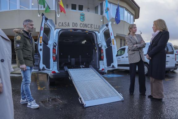 Imaxe da nova:A Xunta financia con 50.000 € a compra dun vehículo adaptado para o concello de Trazo