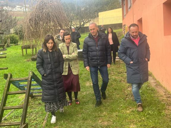 Imaxe da nova:A Xunta renova a cuberta da aula de Pousada do CRA de Vilaboa Consuelo González Martínez