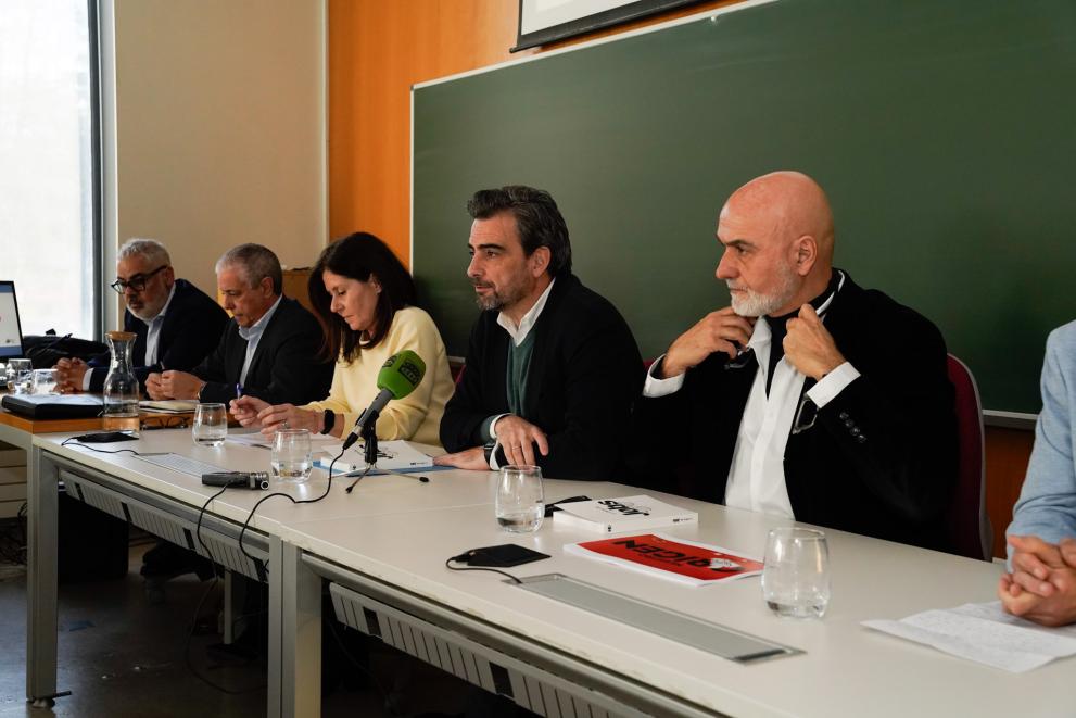 Imaxe 1 de 3 asociada á nova