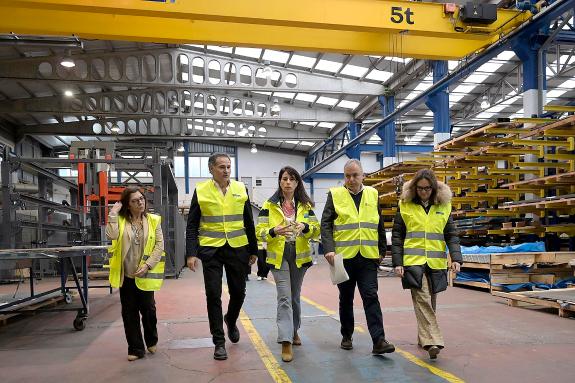Imaxe da nova:María Martínez Allegue visita en Arteixo a empresa Aluman, referente no uso de técnicas industrializadas, polas que aposta a Xunta ...