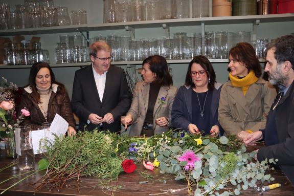 Imagen de la noticia:Manuel Pardo destaca el compromiso de la Xunta en la mejora de la competitividad del comercio de la provincia