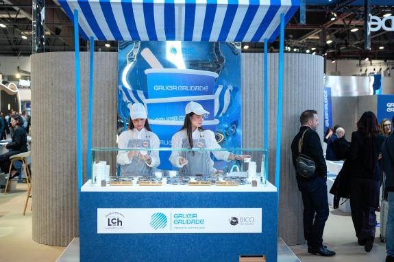 Imagen de la noticia:La programación de fin de semana del stand de Turismo de Galicia en Fitur se abre al público general y combina propuestas mu...