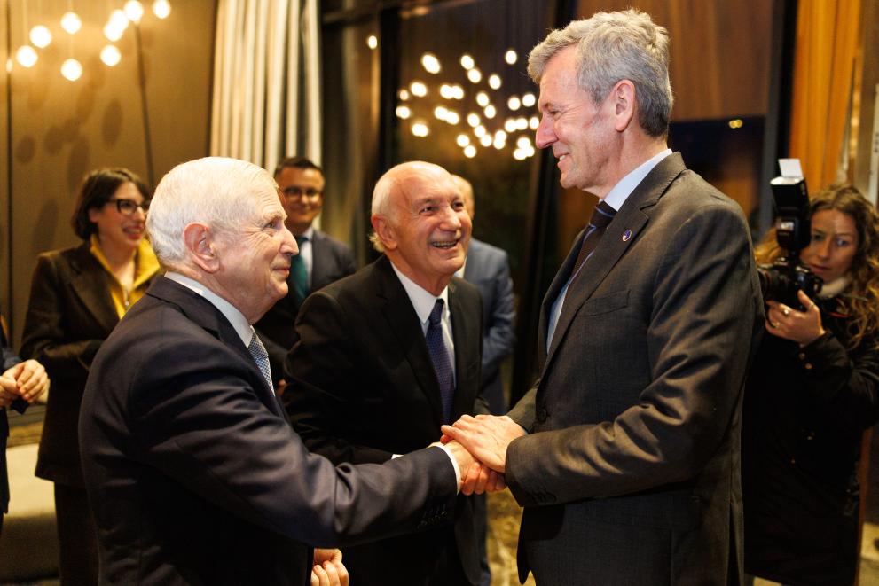 Imaxe 2 de 12 asociada á nova