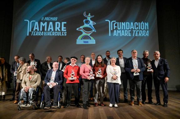 Imagen de la noticia:Diego Calvo destaca la “disciplina, esfuerzo, apoyo, excelencia y pasión” del deporte gallego en la entrega de los II Premio...