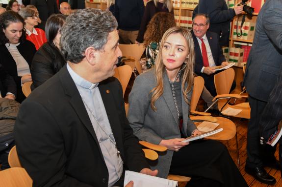 Imaxe da nova:Fabiola García asiste á presentación dun informe sobre inclusión e desenvolvemento social en Galicia