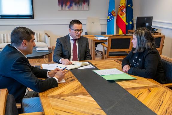 Imaxe da nova:A Xunta analiza co concello de Rairiz de Veiga posibilidades de colaboración a prol da dinamización do comercio deste municipio