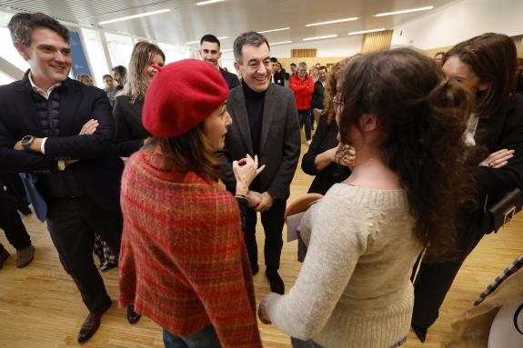 Imaxe da nova:O conselleiro de Educación destaca o Concurso de panadaría e pastelería do Instituto Sanxillao como un bo escaparate da excelencia ...