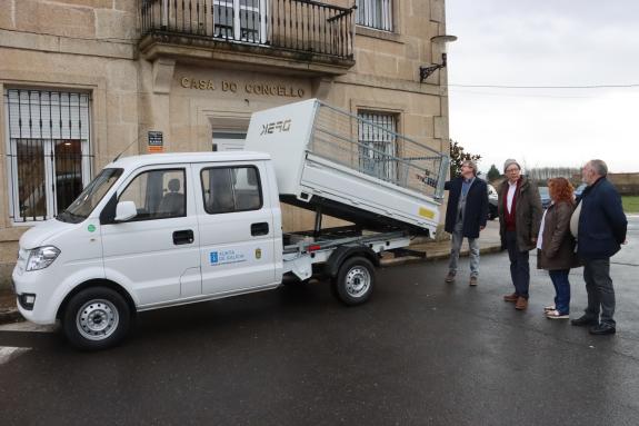Imagen de la noticia:La Xunta financia la adquisición de un vehículo ligero ECO para los servicios municipales del ayuntamiento de Castrelo do Va...