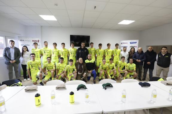 Imagen de la noticia:Diego Calvo participa en la concentración del Club Ciclista Rías Baixas en Pontevedra