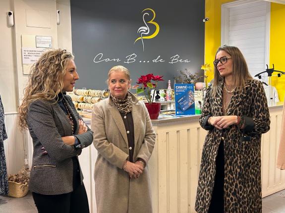 Imagen de la noticia:Martina Aneiros anima a los mayores a disfrutar de las ventajas del Carné +65