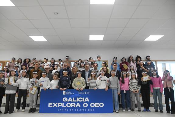 Imaxe da nova:A Xunta presenta unha ampla programación científica para divulgar a eclipse solar do 12 de agosto entre os escolares de Galicia