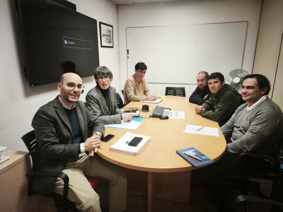 Imaxe da nova:A Xunta analiza coa Confraría da Coruña as principais necesidades do sector pesqueiro local