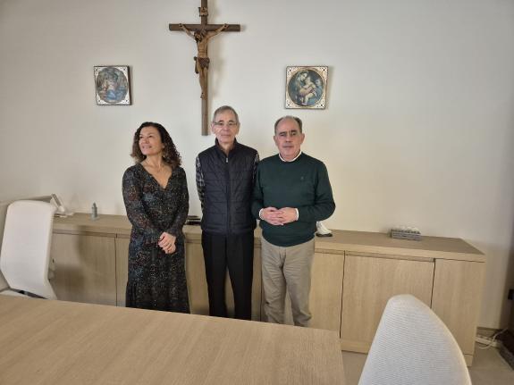 Imagen de la noticia:A Xunta avoga por seguir traballando co tecido social para mellorar a calidade de vida das persoas vulnerables e reducir a p...