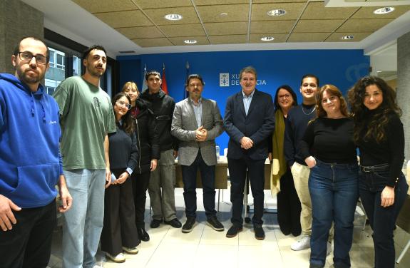 Imaxe da nova:A Xunta lembra nun encontro con bolseiros BEME que está aberta a convocatoria deste ano coa que acadará os 2.000 mozos e mozas reto...