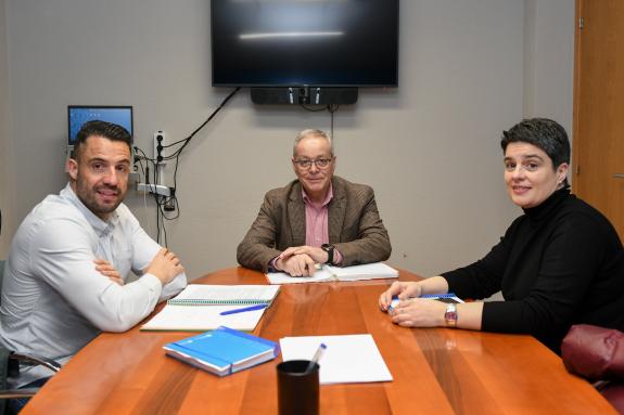 Imagen de la noticia:Medio Rural y Asoporcel evalúan vías de cooperación a favor de la conservación y fomento del cerdo celta