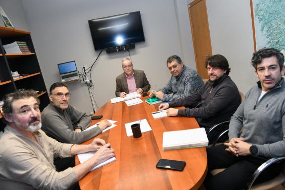 Imagen de la noticia:La Xunta y la Asociación de Criadores de Abeja Negra de Galicia colaboran por el desarrollo de esta raza