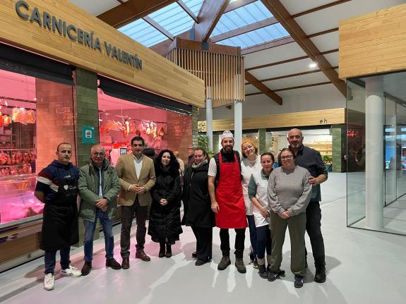 Imagen de la noticia:La Xunta ponen en valor los casi 300.000 € invertidos para posibilitar la reapertura de la plaza de abastos de Cee en el mar...