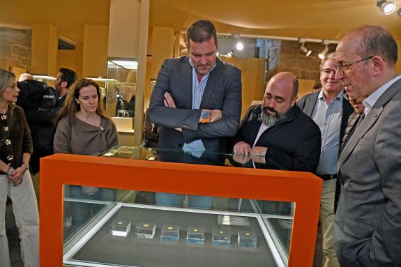 Imaxe da nova:A Xunta amplía o patrimonio cultural de Galicia con seis moedas históricas que serán custodiadas e exhibidas no museo arqueolóxico ...