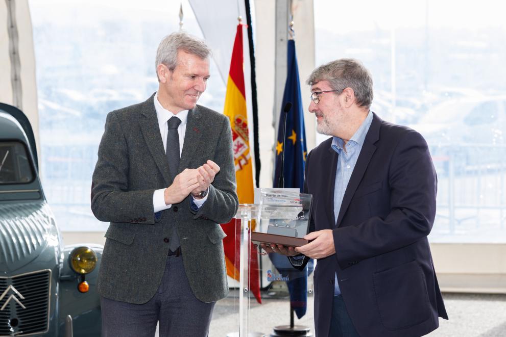 Imaxe 2 de 9 asociada á nova