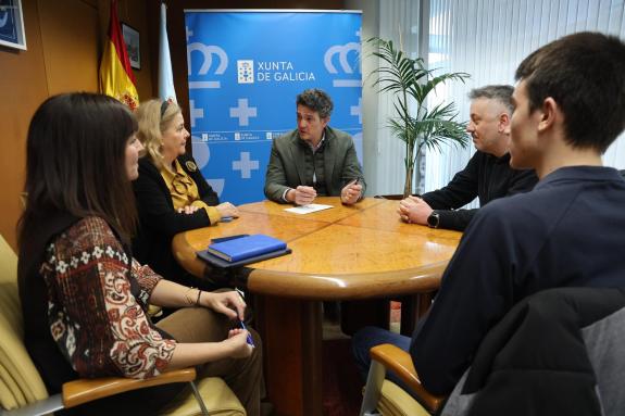 Imagen de la noticia:La Xunta y 'Meigas e Trasgos' analizan los avances en la tramitación de la solicitud para que la 'Noite Meiga' sea declarada...