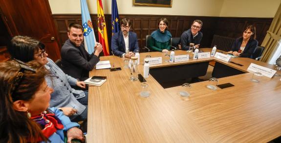 Imagen de la noticia:Lorenzana subraya que el 100% de la energía que gestione RDG va a repercutir en Galicia y anima los promotores eólicos a hac...
