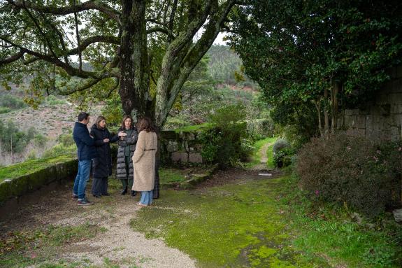 Imagen de la noticia:Ángeles Vázquez anima aos concellos e particulares a apostar pola protección das árbores e formacións de gran valor natural ...