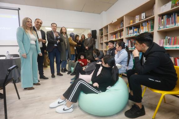 Imaxe da nova:A Xunta lanza un programa piloto para previr o abandono escolar do alumnado de etnia xitana