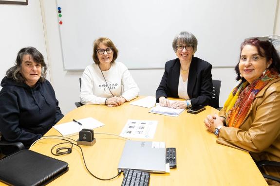 Imagen de la noticia:Mar y la cofradía de Camariñas exploran vías de colaboración en pro de la recuperación del marisqueo